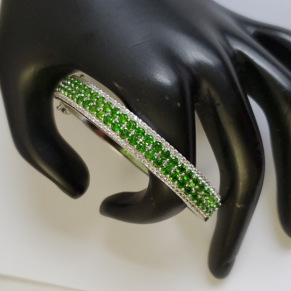 Watch Video / Sterling Silver EMERALD 925 Bracelet